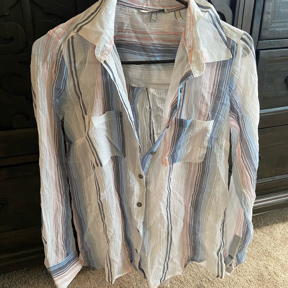 Buckle button down